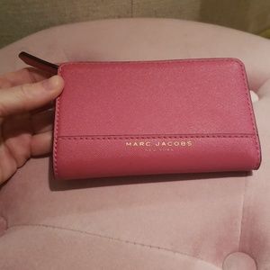 Marc Jacobs pink wallet